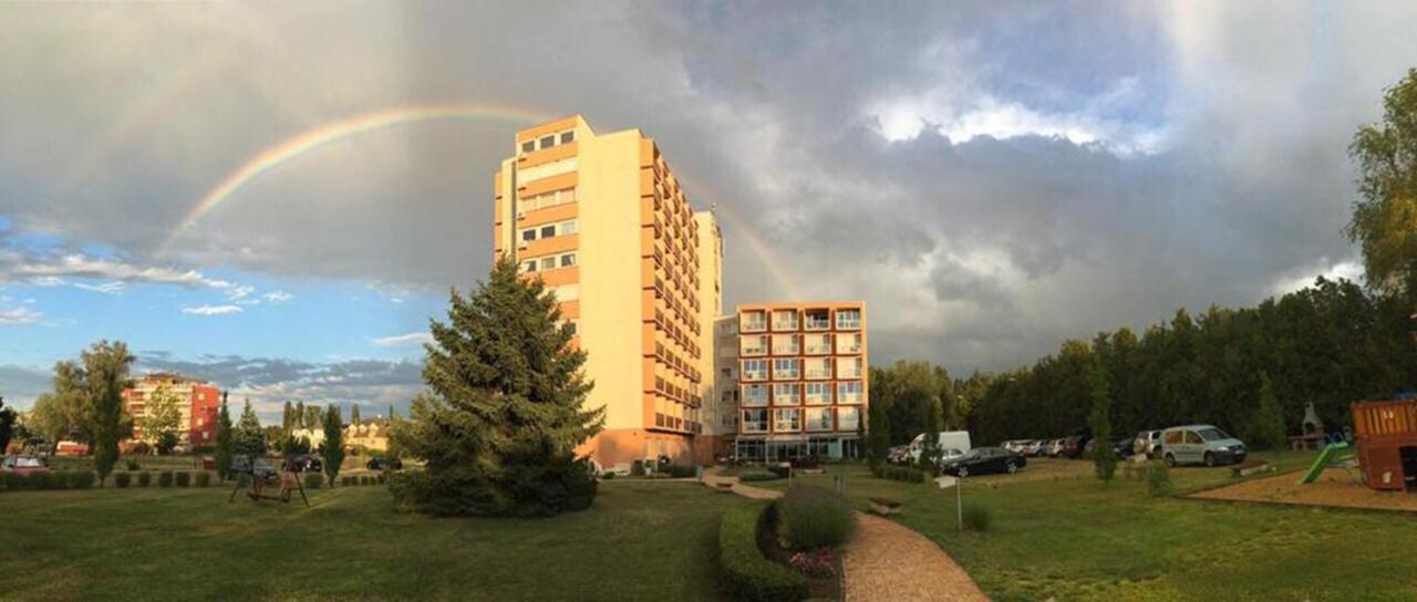 Vizparti Sas Apartman Siófok Exterior foto